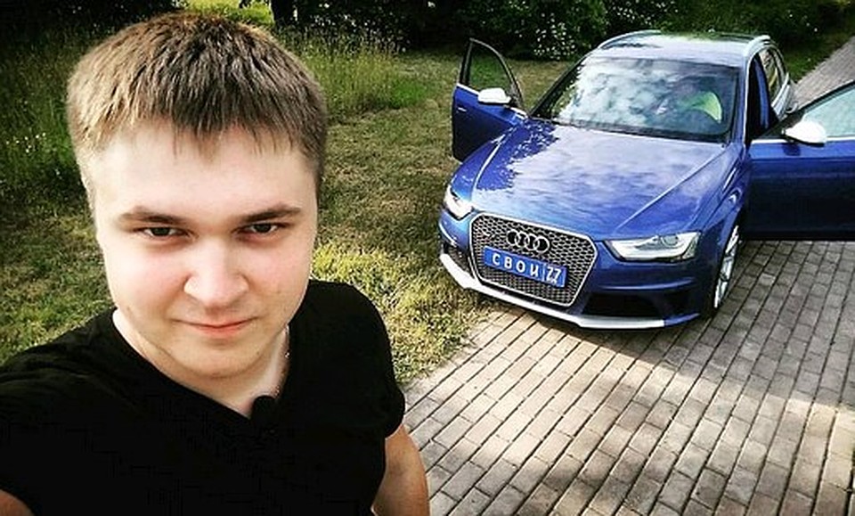 Александр Движнов показал два скриншота сообщений от якобы супруги директора одного из столичных моргов, который СРОЧНО вылетел в Кемерово.