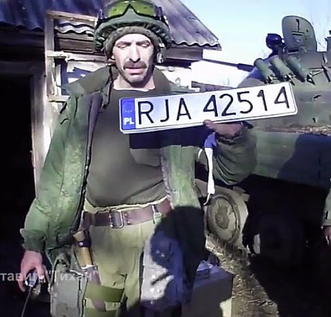 Спецназовцу Ряднову приходилось и с поляками воевать – такие вот трофеи доставались. Фото: Личный архив Евгения РЯДНОВА