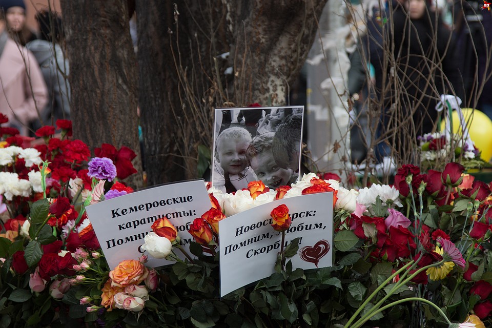 В страшном пожаре погибли 64 человека. Фото: Кирилл ЧАЩИН