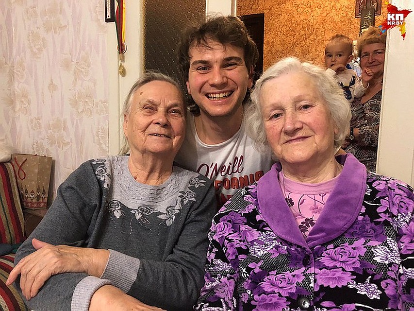 Эмме Антоновне (справа) в 1950-м году было 14 лет. Фото: Дарья ПУТЕЙКО