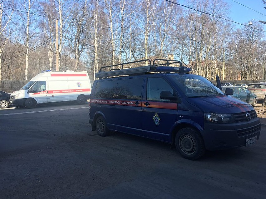 На месте ЧП работают следователи. Фото: Надежда ФАТКУЛЛИНА