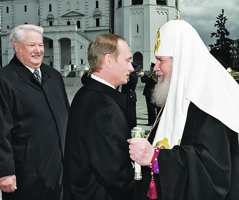 7 мая 2000 года на свой первый срок Владимир Путин получил благословение от Патриарха Московского и всея Руси Алексия II и первого Президента РФ Бориса Ельцина. Фото: Владимир Родионов/РИА Новости