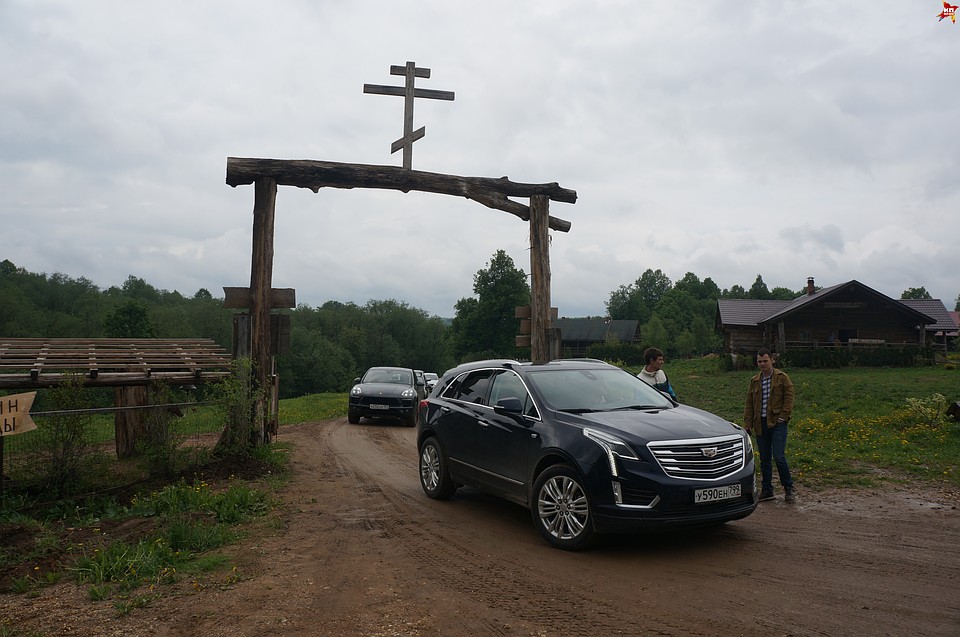 Едут затариваться картошкой, луком и петрушкой Фото: Роман ГОЛОВАНОВ