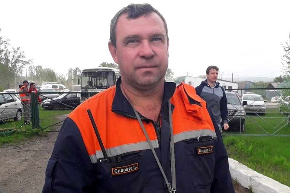 Юрий Бусарев рассказал о результатах обследования дна реки. Фото: Андрей Денисов.