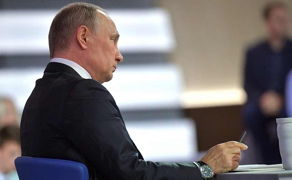 По словам отца Андрея, сын пока не собирается дважды беспокоить президента. Фото: kremlin.ru