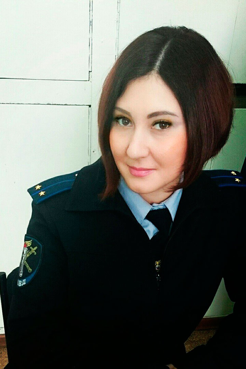 Мать привезла тело своей единственной дочки домой из Лангепаса Ханты-Мансийского автономного округа, где она работала в городском отделе МВД. Фото: из личного архива героя(ев) публикации