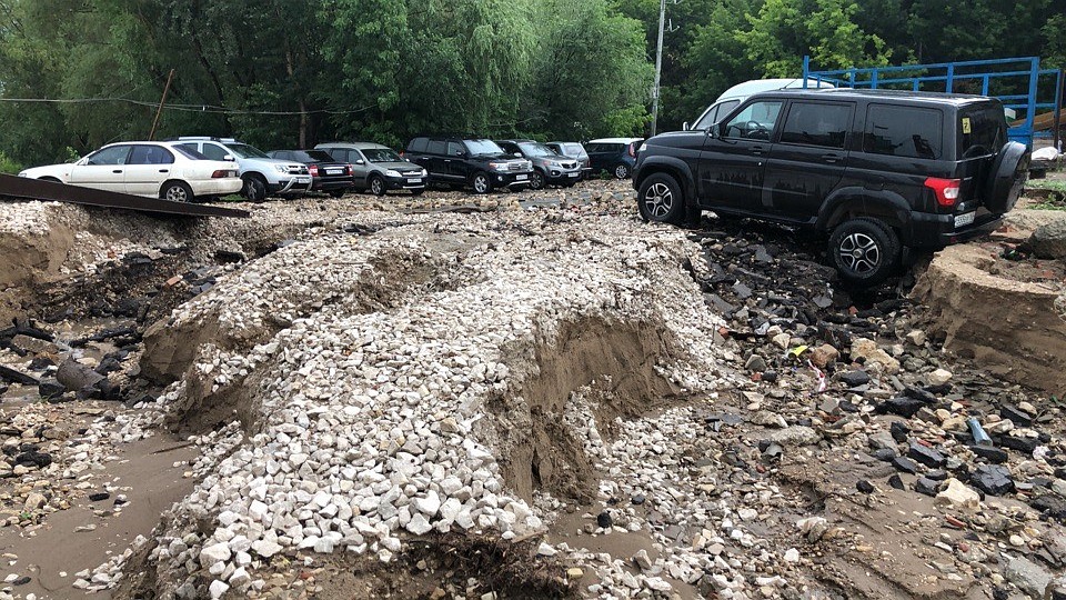 Машины оказались в ловушке Фото: Twitter.com