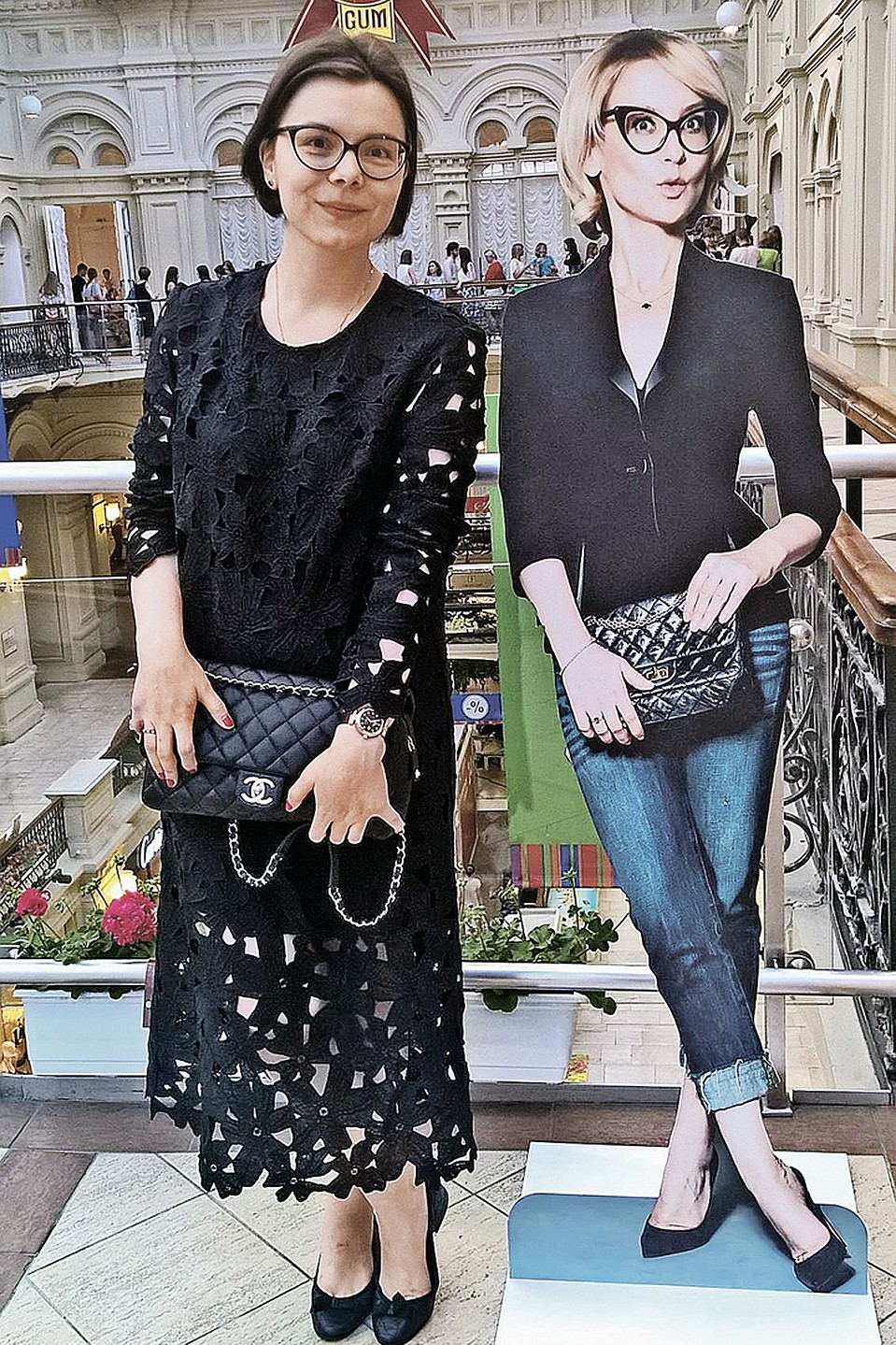 В руках у Татьяны - сумочка Chanel. Цена - 352 тысячи руб. Фото: Соцсети