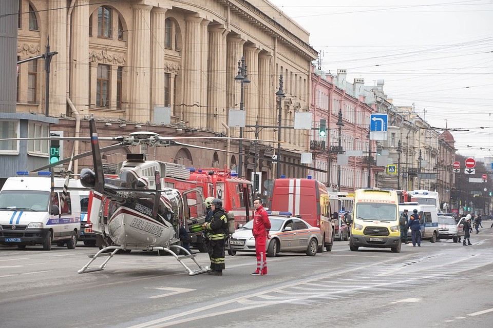 взрыв раздался 3 апреля 2017 года между станциями «Сенная» и «Технологический институт» Фото: Александр ГЛУЗ