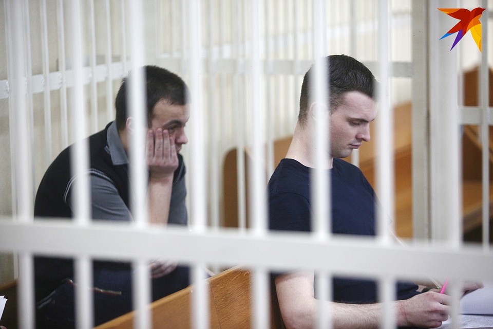 На скамье подсудимых - трое сержантов: 23-летний Евгений Барановский, 20-летний Егор Скуратович, 22-летний Антон Вяжевич. Фото: Павел МАРТИНЧИК