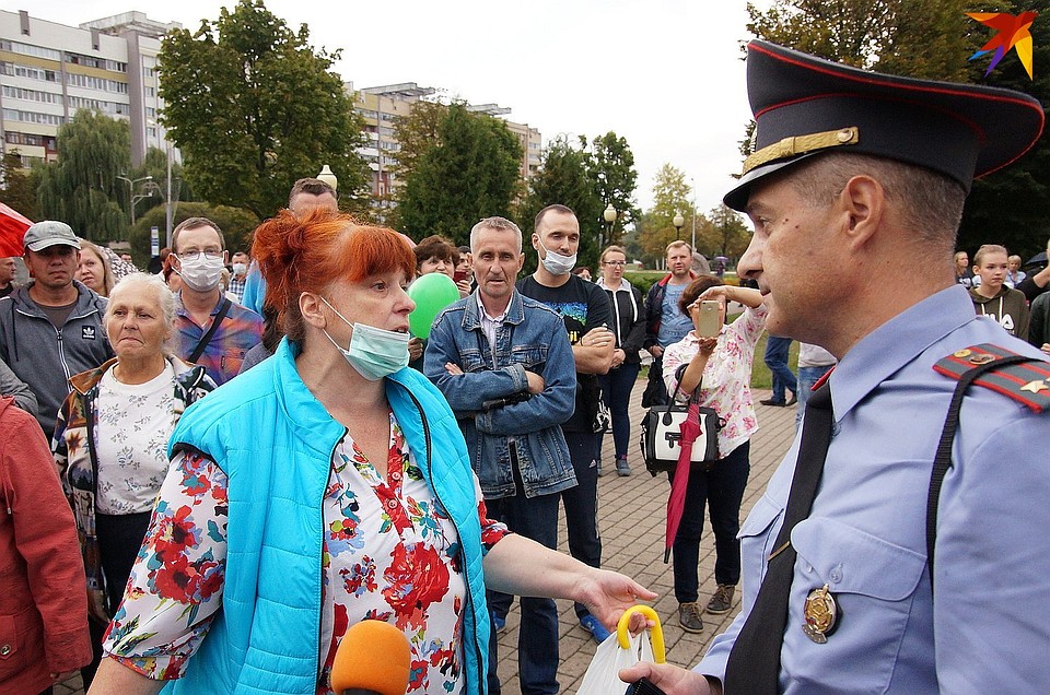 Милиционер призывал к порядку, а его в ответ - к совести Фото: Павел МИЦКЕВИЧ