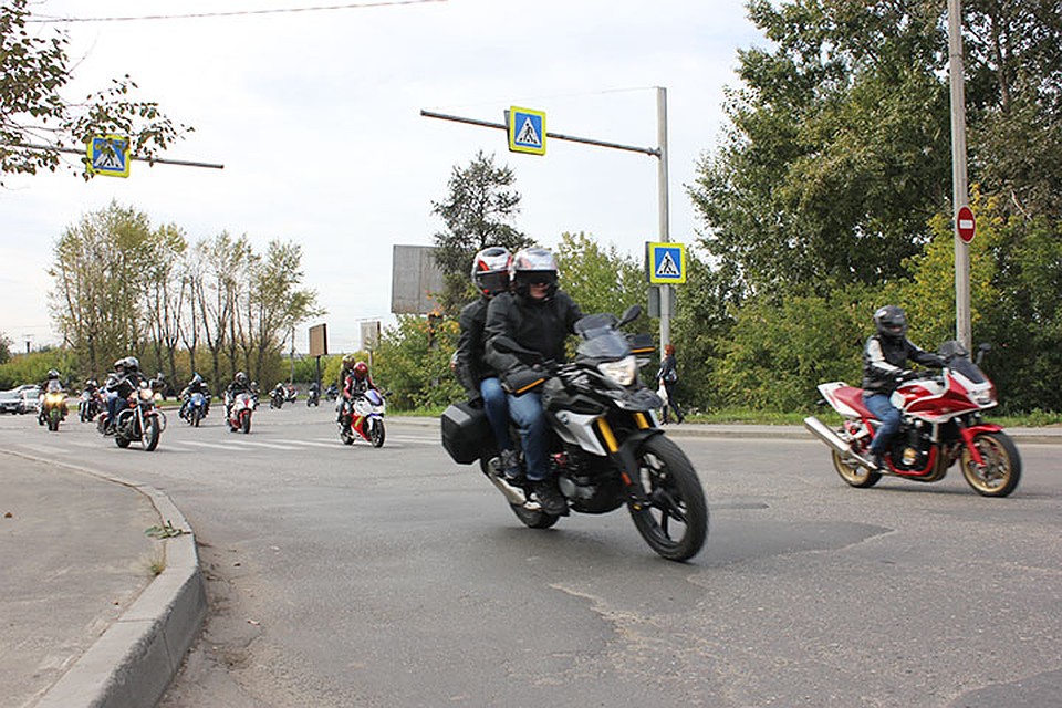 Вираж перед Иркутным мостом Фото: Игорь АЛЕКСИЧ