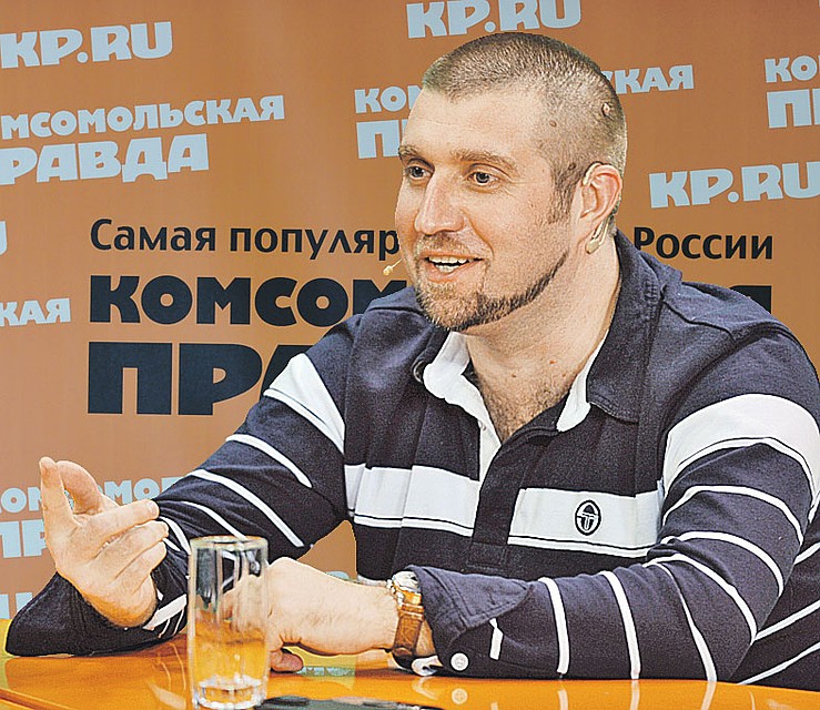 Грозное «клевещешь!» Дмитрия Потапенко выведет на откровенность любого собеседника. Фото: Марина ВОЛОСЕВИЧ