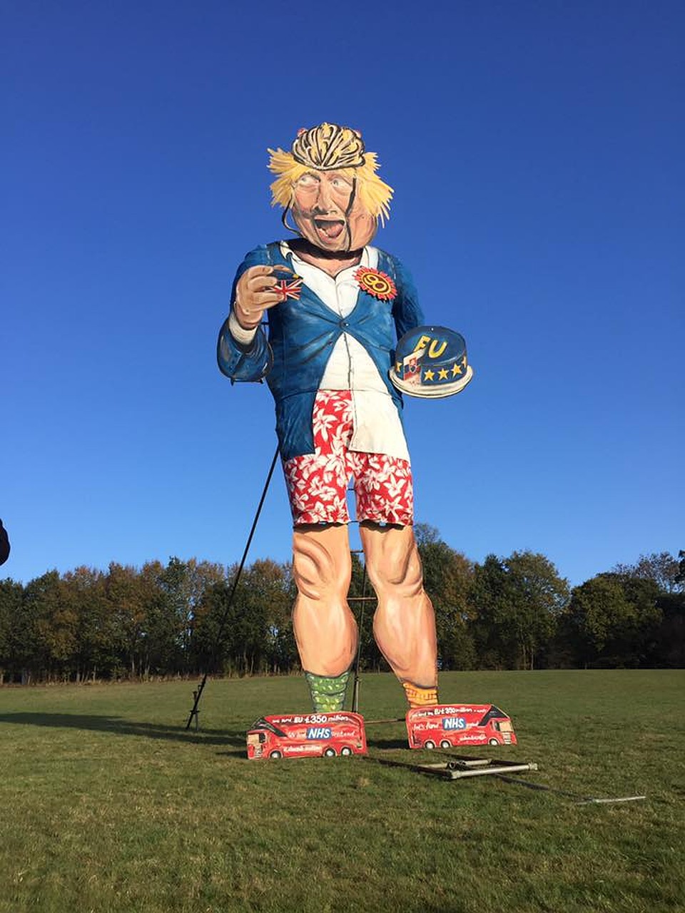 Фото: facebook.com/EdenbridgeBonfire
