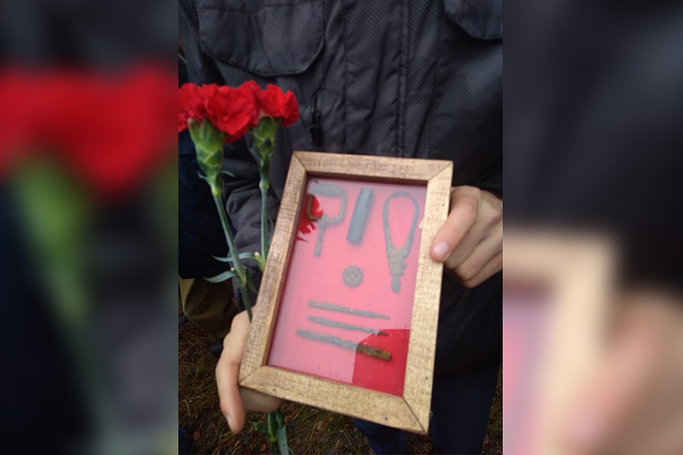 В лесу были найдены гильзы, осколки, медальон и останки солдата Фото: СОЦСЕТИ