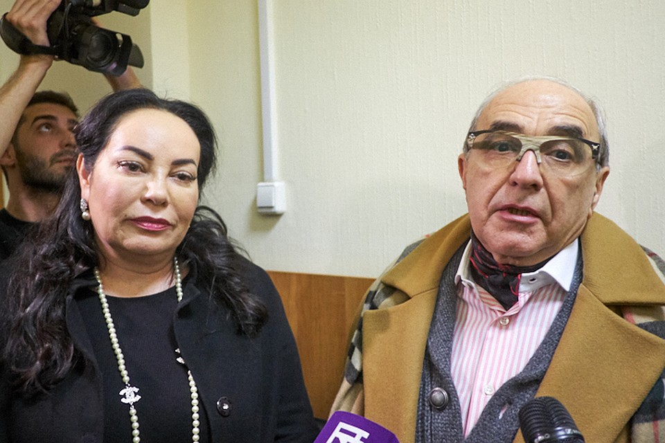 Стукалова в суде защищает Кержакова, адвокат Добровинский - Милану Тюльпанову. Фото: Артем Килькин