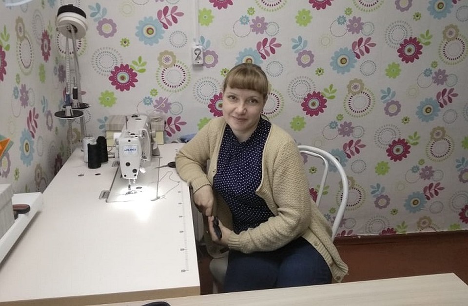 Виктория Якимова в ремонте одежды находит простор для творчества. Фото: Из личного архива героя публикации