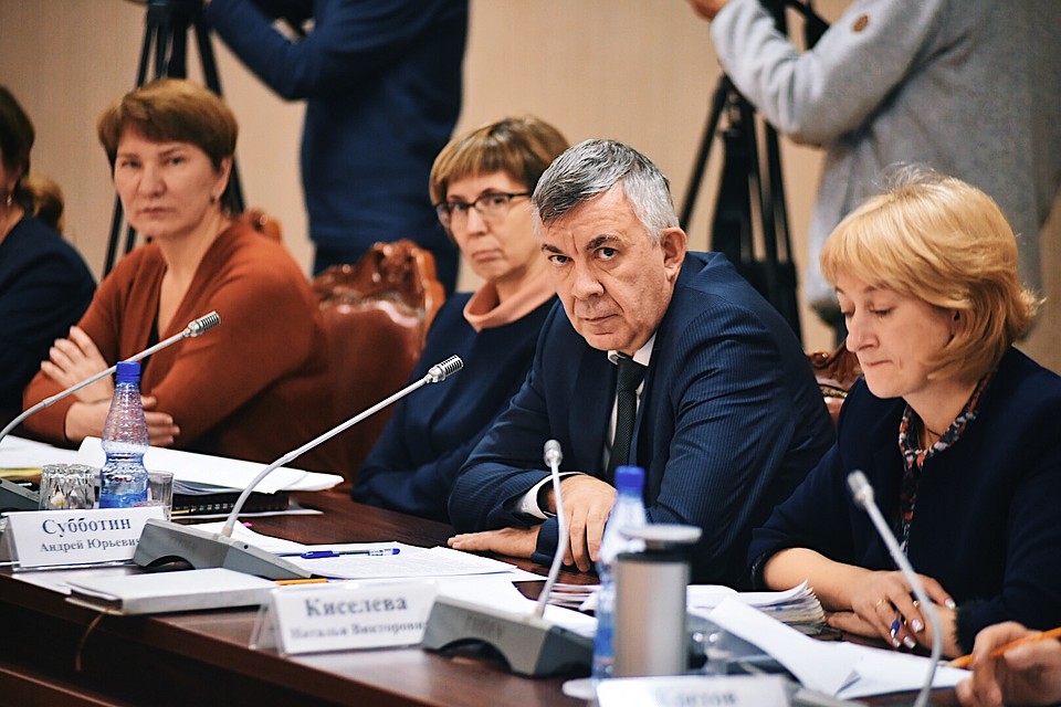 Минздрав: жалобы от населения растут, плюс к ним добавилось немало жалоб от сотрудников больницы.