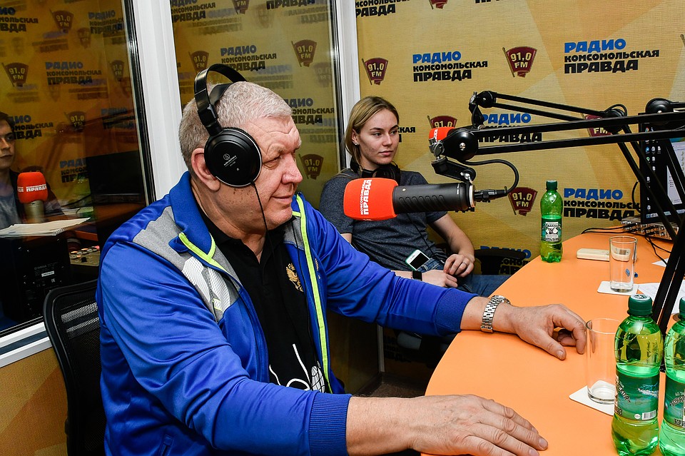 Евгений Трефилов и Антонина Скоробогатченко во время прямого эфира на радио "КП" Фото: Кирилл ВЕРШИНИН