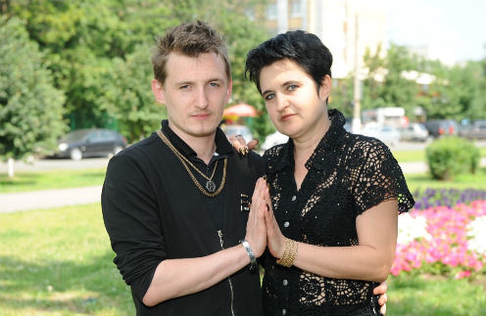 Влад Кадони и его мама стали заметными участниками "битвы". Фото: кадр из программы