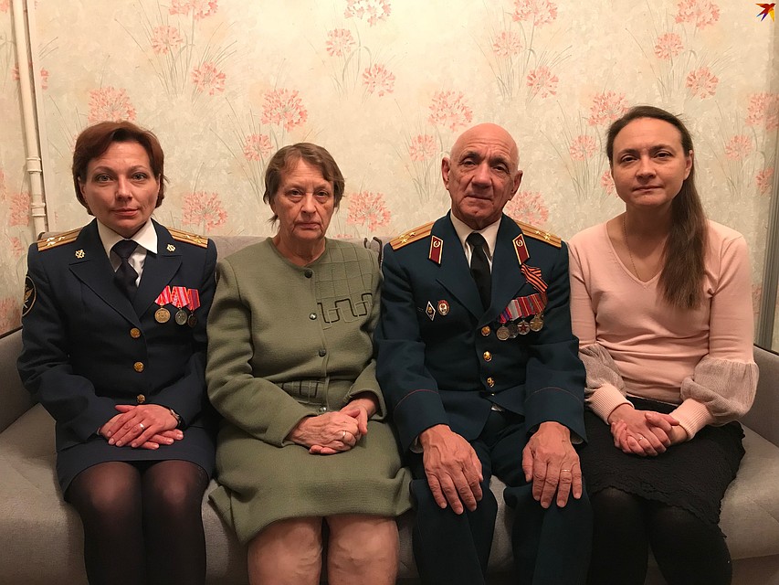 Николай Михайлович Дазмаров (Дозмаров) с супругой и дочерьми.