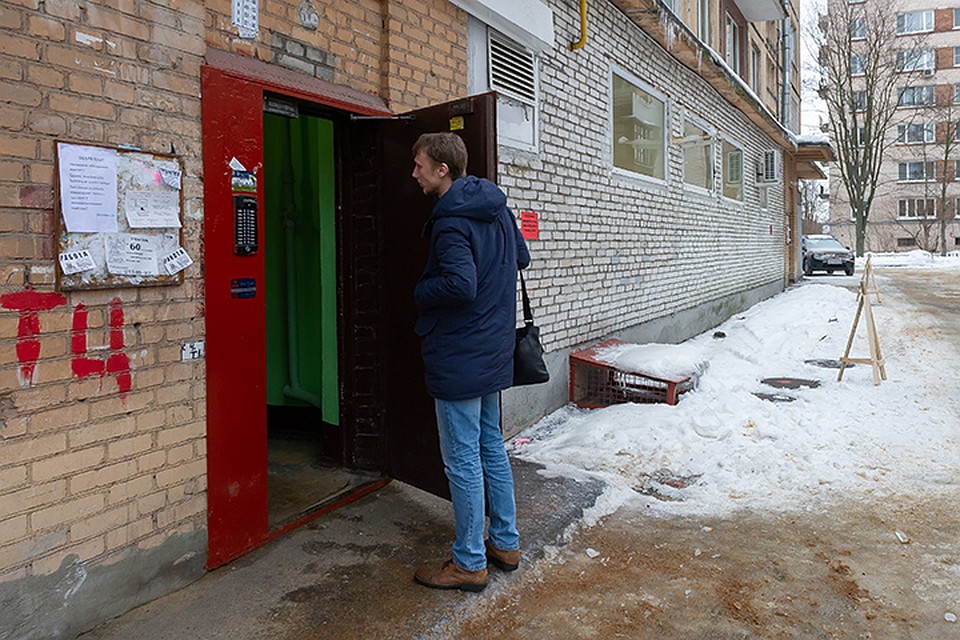 Ильин живет один в спальном районе Петербурга. Семьи у него нет. Фото: Олег ЗОЛОТО