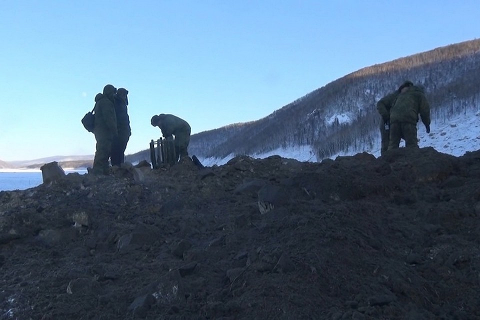 В Хабаровском крае военные пробили первую протоку в оползне на Бурее Фото: Пресс-служба Восточного военного округа Минобороны России