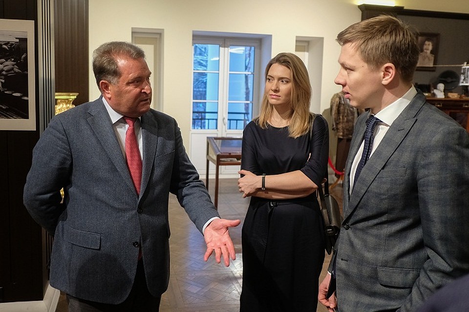 Депутат Госдумы Михаил Ненашев, главред "Комсомолки в Петербурге" Ирина Жеглова и гендиректор "КП-Петербург" Иван Власов. Фото: Артем КИЛЬКИН