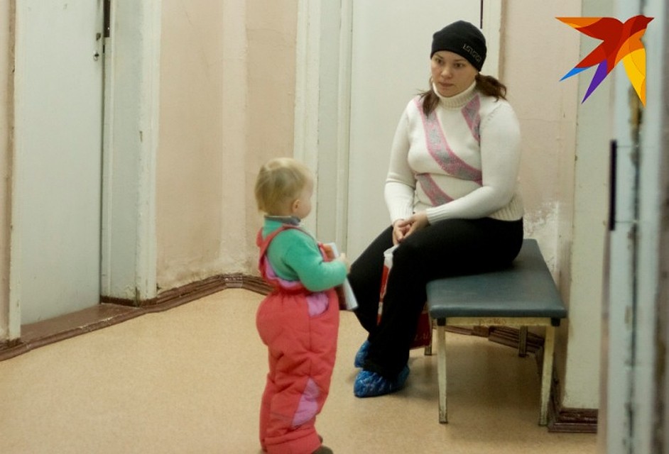 В отличие от школьников, малыши продолжают ходить в детские садики. Фото: Алексей БУЛАТОВ