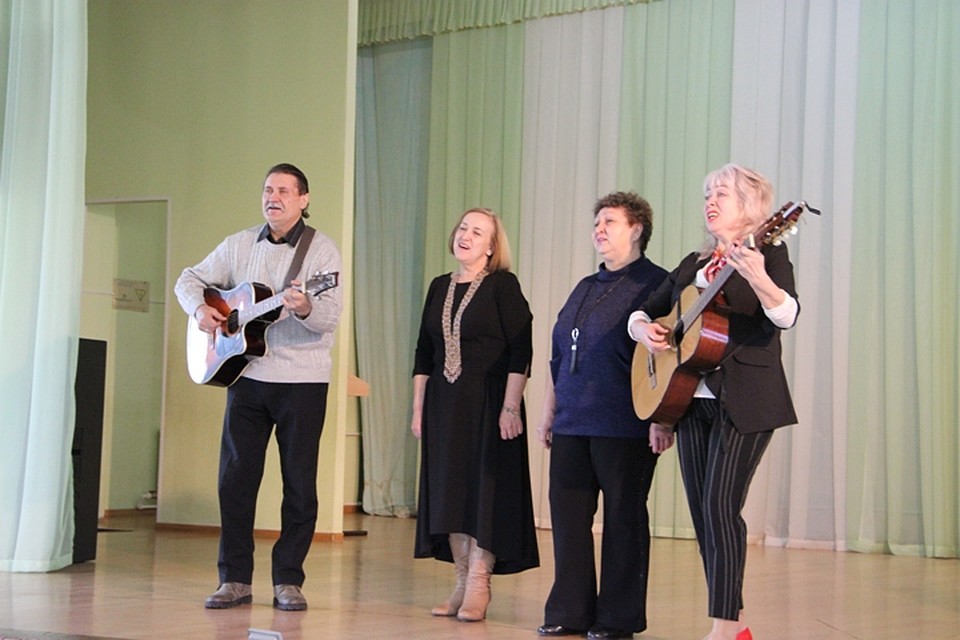 Участники фестиваля "Высоцкий в Новокузнецке". Фото: Екатерина РОМАНОВА