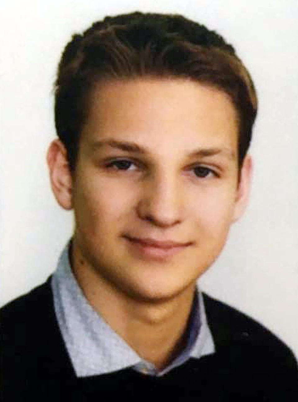 16-летний московский школьник Богдан Рудик спас жизнь пассажиру, которому стало плохо во время рейса Сочи - Москва Фото: Facebook