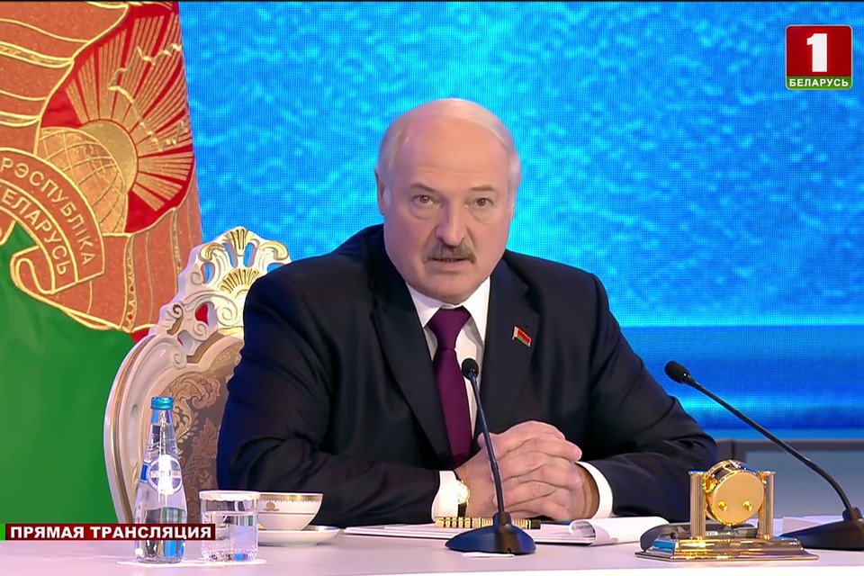 Александр Лукашенко проводит «Большой разговор» с представителями общественности и СМИ. Фото: кадр "Беларусь 1"
