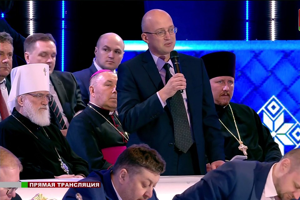 Вопрос задал заместитель главного редактора газеты Андрей Осмоловский. Фото: кадр "Беларусь 1"