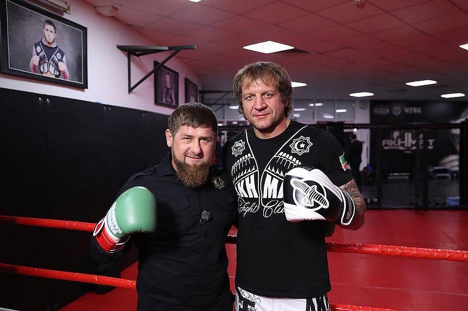 Пока Емельяненко был бойцом «Ахмата» и дружил с Кадыровым, вёл себя сдержанно и прилично Фото: Личная страничка героя публикации в соцсети