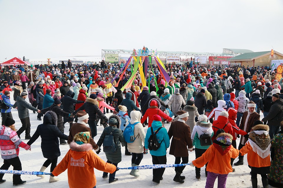 Хоровод на "Сибирской Масленице 2019" Фото: Олег УКЛАДОВ