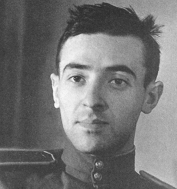 Владимир Этуш принимал участие в Великой Отечественной войне.