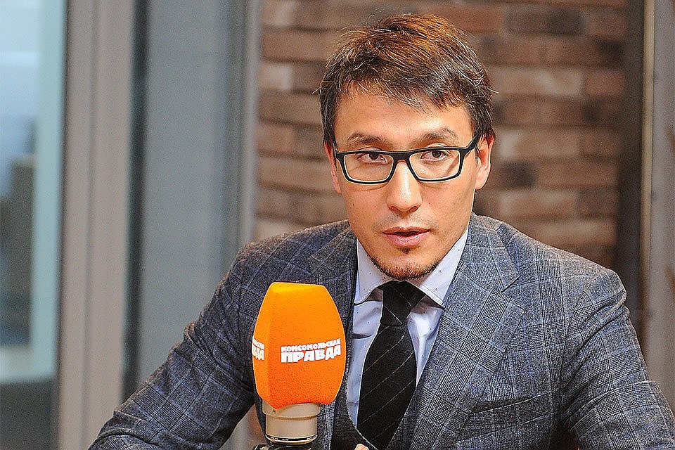 Дмитрий Абзалов в прямом эфире радио `Комсомольская правда`. Фото: Иван МАКЕЕВ