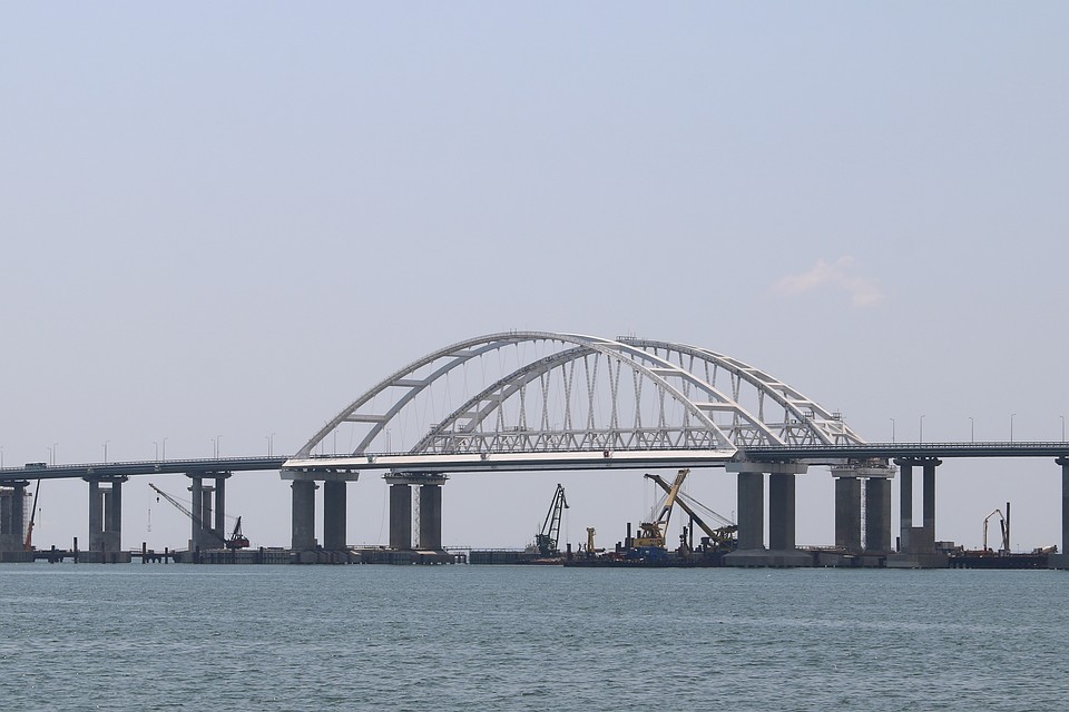 Крымский мост - в полной безопасности Фото: Анастасия ЖУКОВА