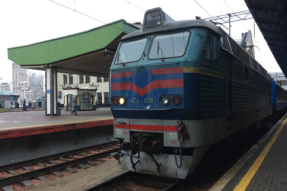 Чешский электровоз ЧС4 — который в 60-70-х годах выпускали еще для советских железных дорог. Фото: Анастасия МАТВЕЕВА
