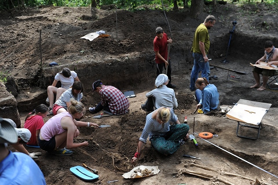 Раскопки на площадке городища летом в самом разгаре Фото: из личного архива героя публикации.