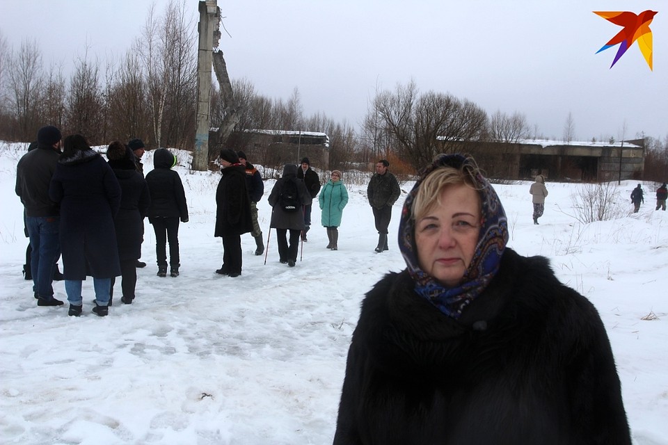 Глава Первомайского сельского поселения Валентина Катихина выходила на защиту берега реки вместе жителями поселка Фото: Ирина ТАРАСОВА