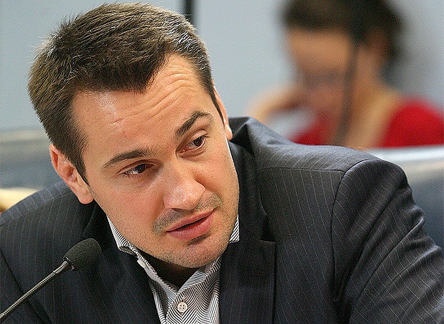 Дмитрий Носов передал материалы лично главе МВД Владимиру Колокольцеву Фото: Иван МАКЕЕВ
