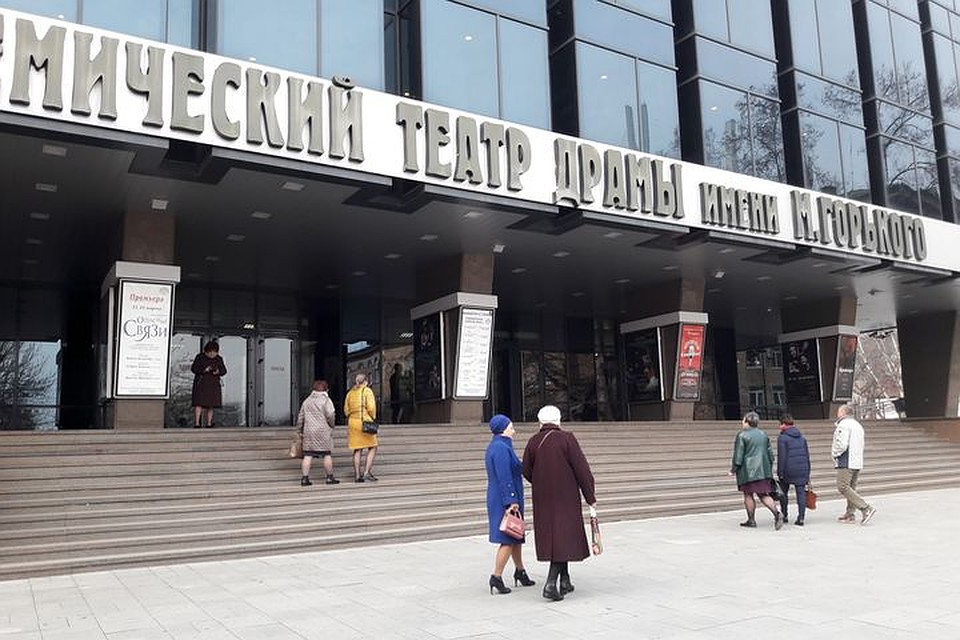 Приморский театр имени Горького, по словам худрука, пять лет искал деньги на эту постановку Фото: Ксения КРЫМОВА