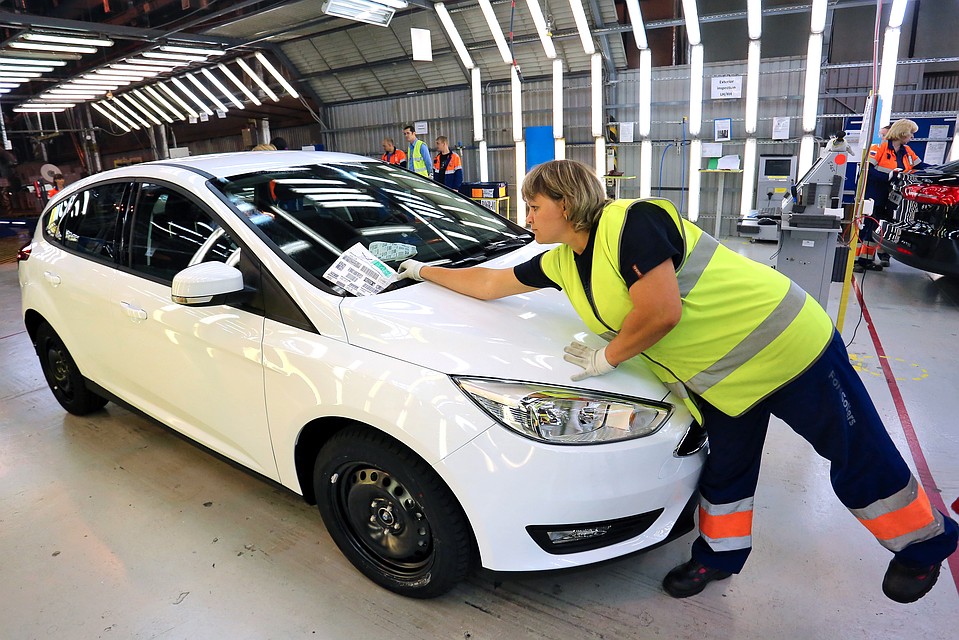 Всеволожск, 2015 год. На церемонии запуска производства новой модели Ford Focus на заводе Ford Sollers. Новая модель Ford лучше адаптирована к российским дорогам. Фото Петр Ковалев/ТАСС
