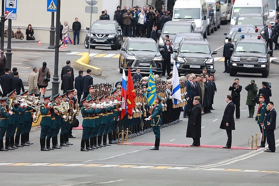 Встреча на вокзале длилась порядка пяти минут. Фото: Вадим Попов.