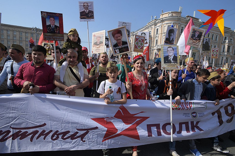 Стать участником акции может любой житель или гость столицы, пришедший к месту сбора с портретом своего родственника, участвовавшего в сражениях или трудившегося в тылу. Фото: Михаил ФРОЛОВ