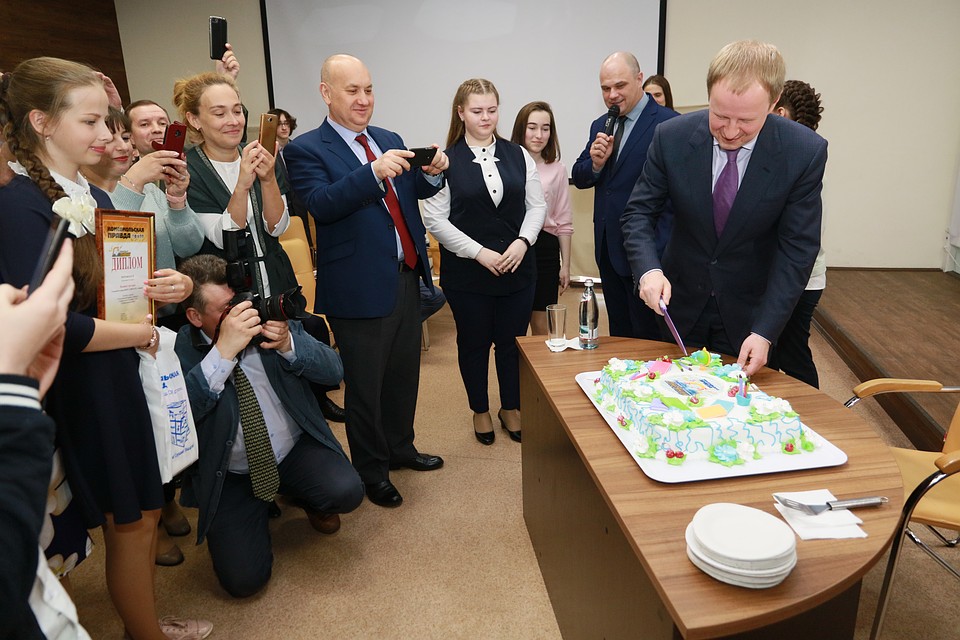 Награждение победителей проекта «Губернаторский дневник» Фото: Олег УКЛАДОВ