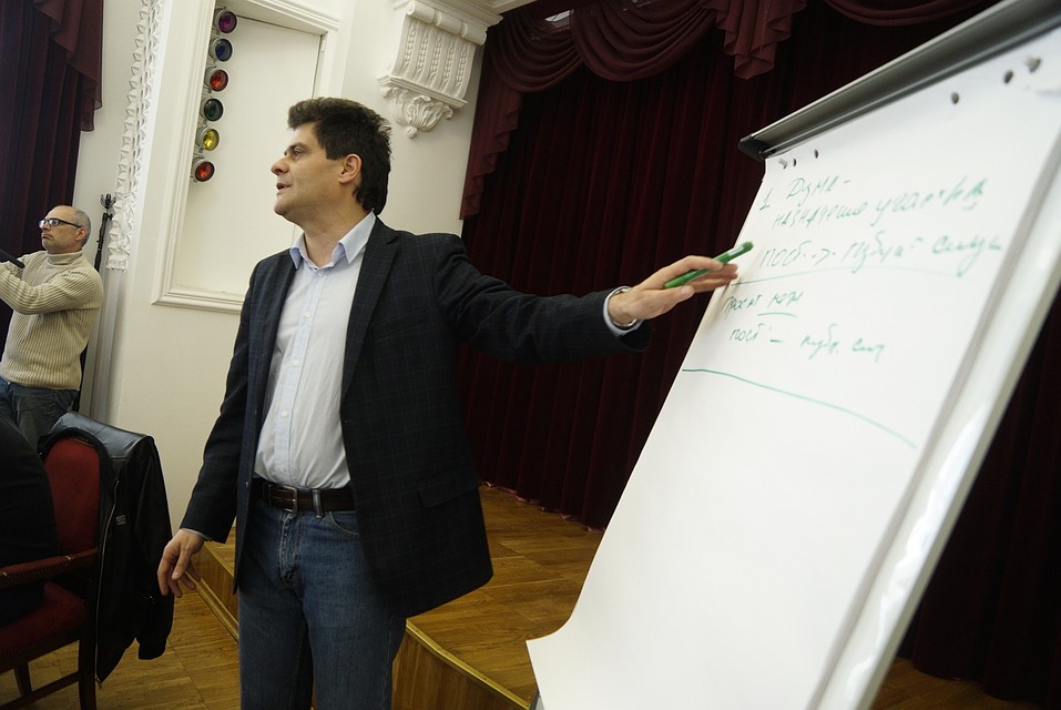 Вариант опроса защитники сквера считают попыткой обмана Фото: Алексей БУЛАТОВ