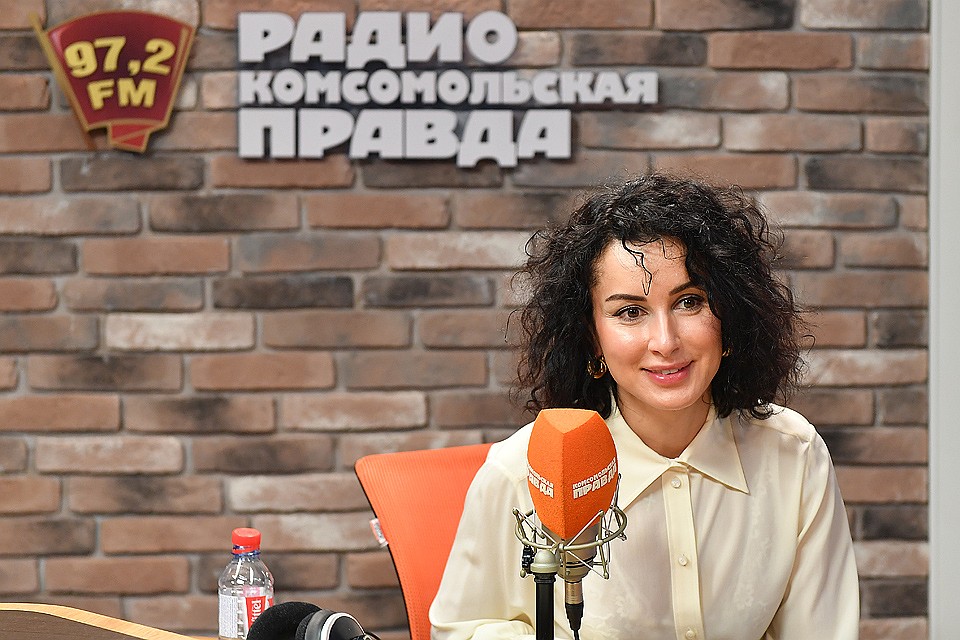 Тина Канделаки в студии Радио "Комсомольская правда". Фото: Иван МАКЕЕВ