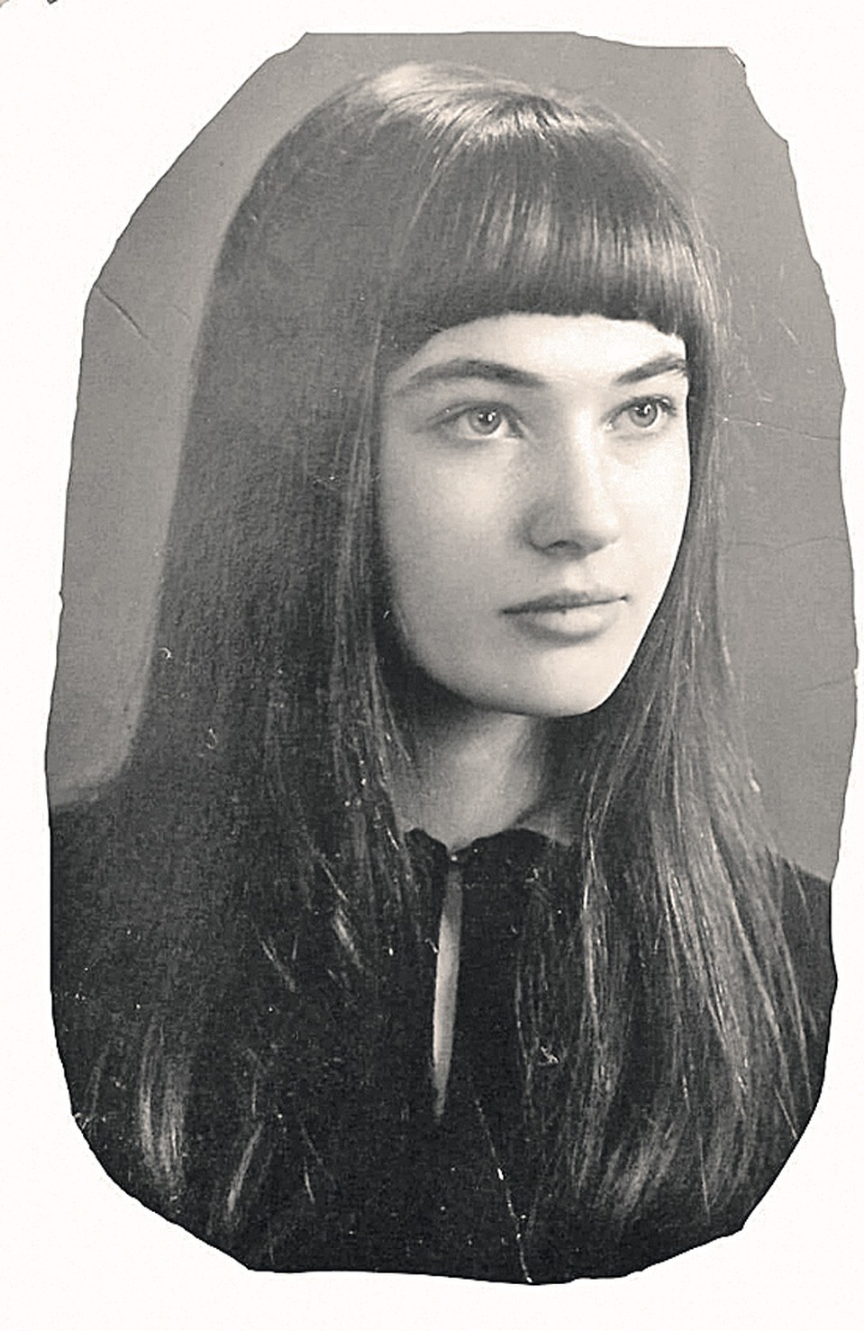 Фото из школьного альбома: такой Лариса была в 15 лет. Фото: Личный архив Нины Логиновой